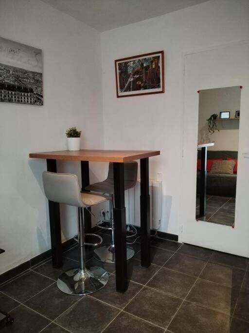 Apartamento Le Petit Charrier Aix-en-Provence Exterior foto